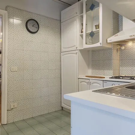 Trastevere & Ponte Sisto Cozy Flat * روما